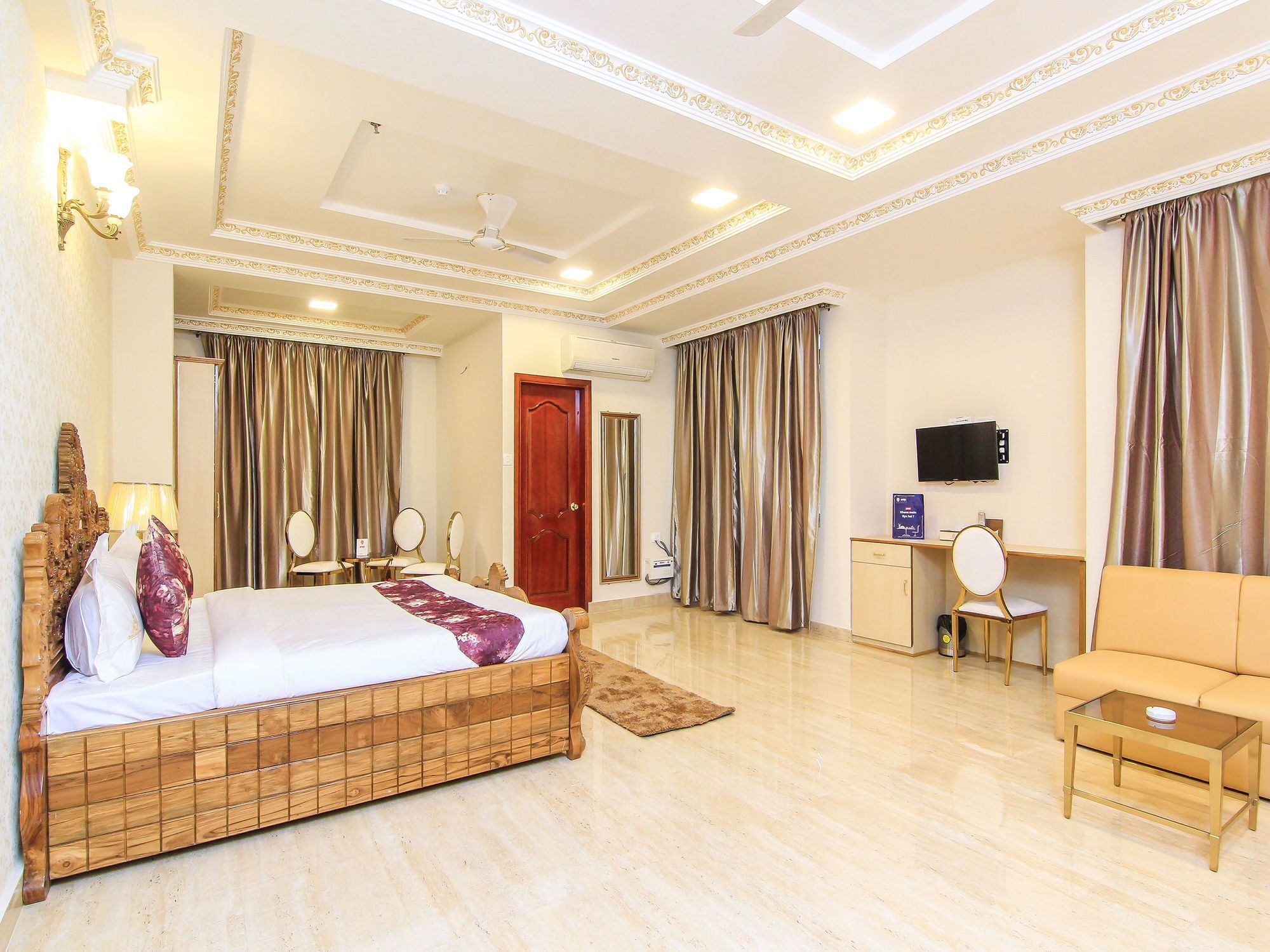 Oyo 11956 Galaxy Grand Hotel Lucknow Bagian luar foto